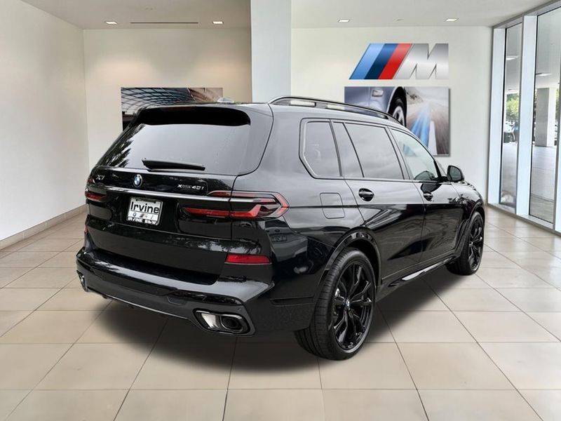 2026 BMW X7 xDrive40iImage 6