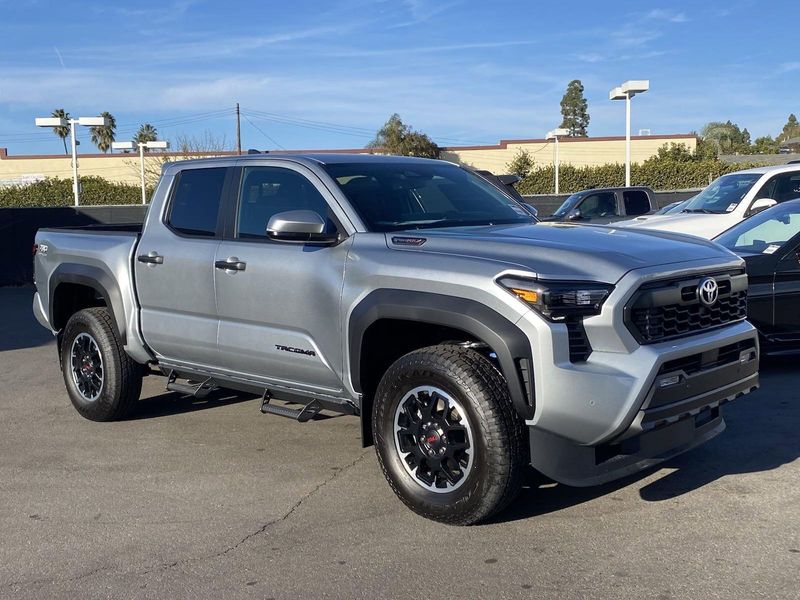 2024 Toyota Tacoma TRD Off Road HybridImage 2