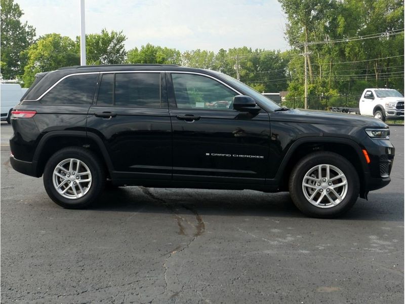 2024 Jeep Grand Cherokee Laredo X 4x4Image 10