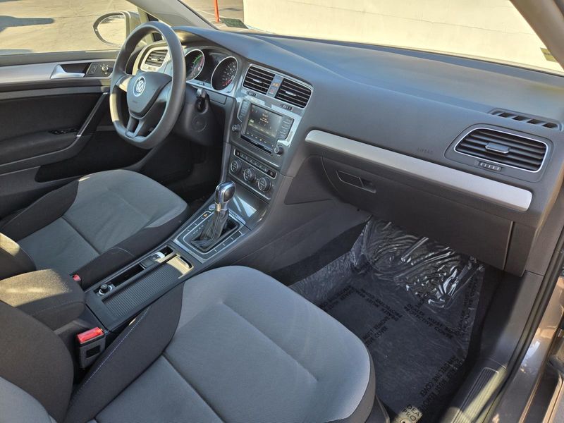 Used 2016 Volkswagen e-Golf 4dr HB SE