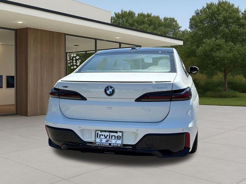 New 2026 BMW 7 Series 750e xDriveImage 9