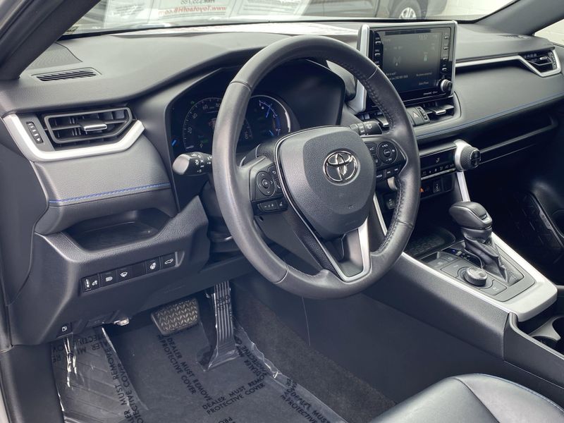 2021 Toyota RAV4 XSEImage 17