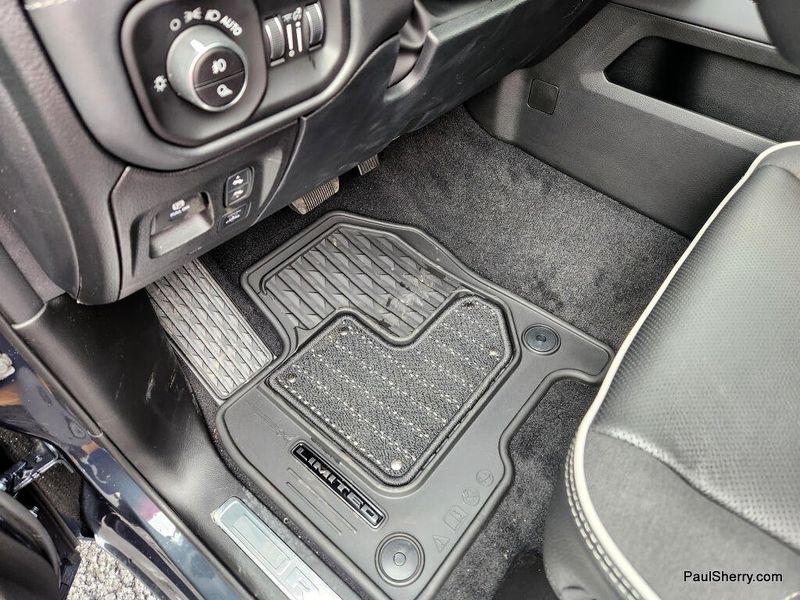 New 2026 RAM 1500 Limited Crew Cab 4x4 5'7' Box