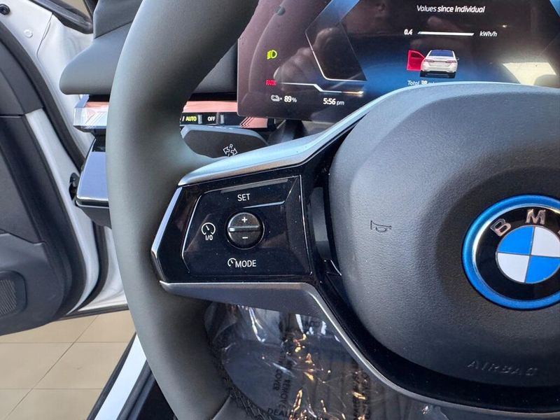 2025 BMW i5 xDrive40Image 23