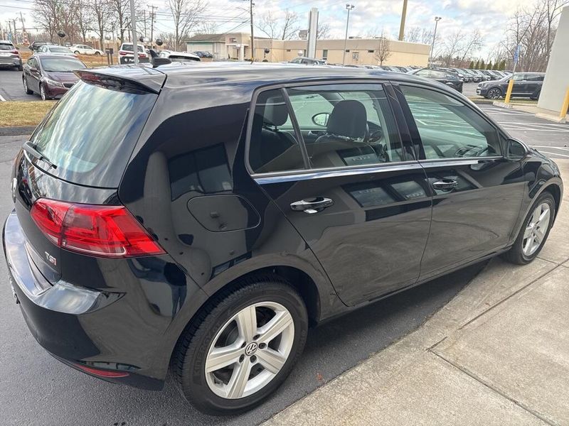 2017 Volkswagen Golf TSI S 4-DoorImage 4