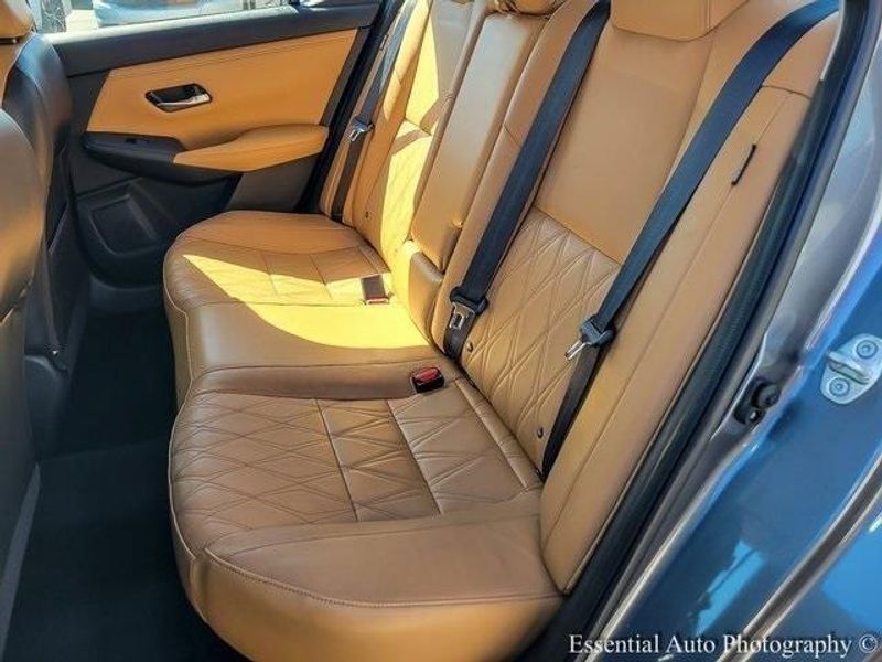 2020 Nissan Sentra SV photo 8