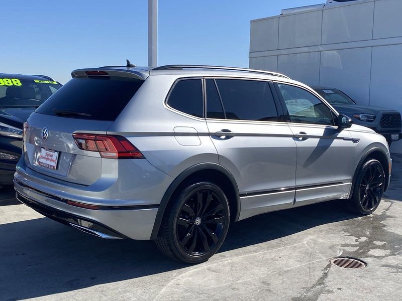 2021 Volkswagen Tiguan 2.0T SE R-Line BlackImage 4