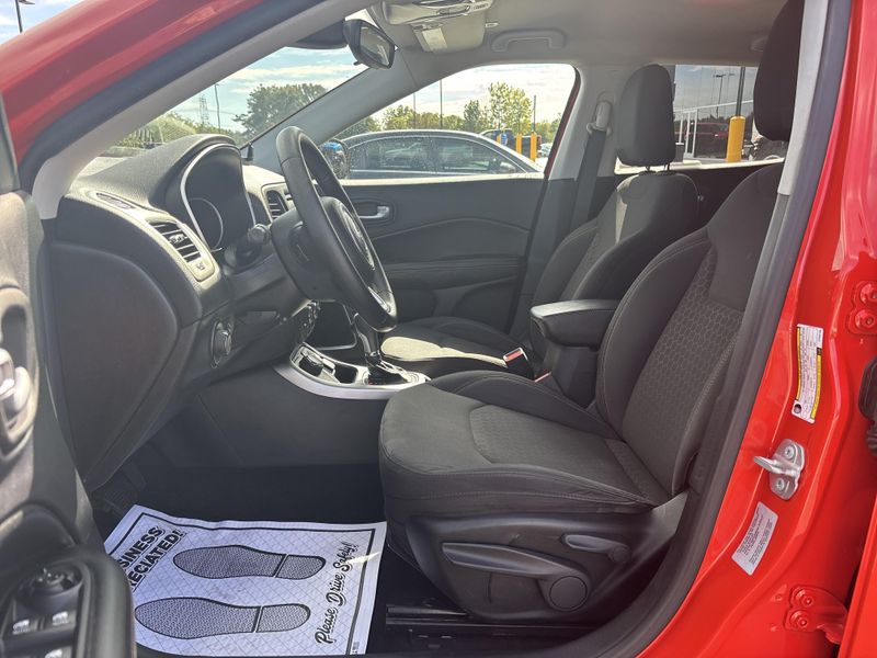 Used 2017 Jeep New Compass SportImage 12