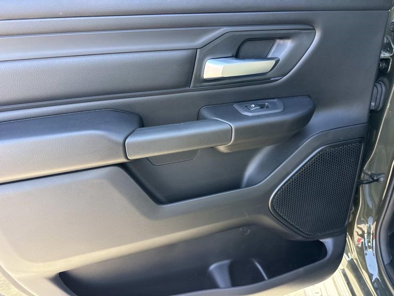 New 2026 RAM 1500 Express Crew Cab 4x4 5'7' Box