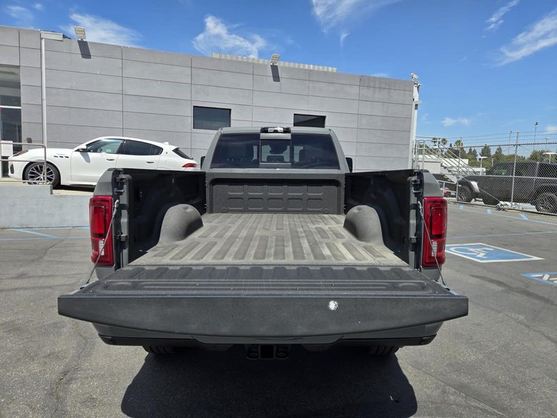 New 2026 RAM 2500 Laramie Crew Cab 4x4 8' Box