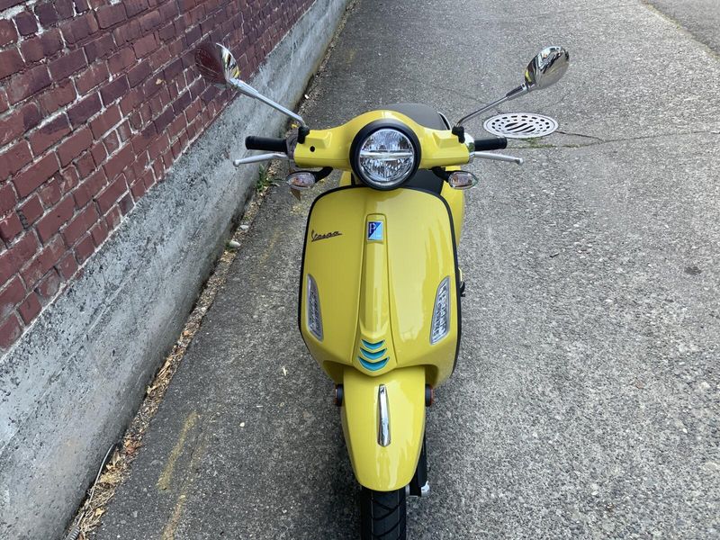 New 2024 Vespa PRIMAVERA 150 SPORT 