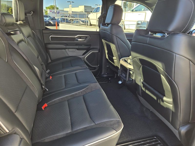 New 2026 RAM 1500 Laramie Crew Cab 4x2 5'7' Box