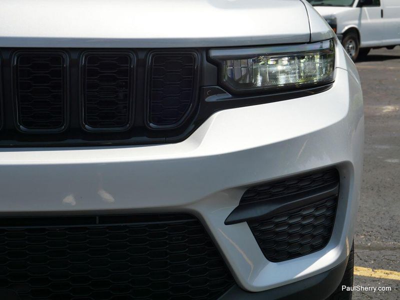 2022 Jeep Grand Cherokee FreedomImage 12