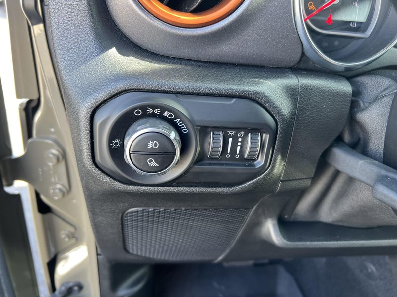 2020 Jeep Gladiator MojaveImage 12