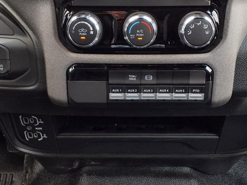 2026 Ram 3500 Tradesman photo 9