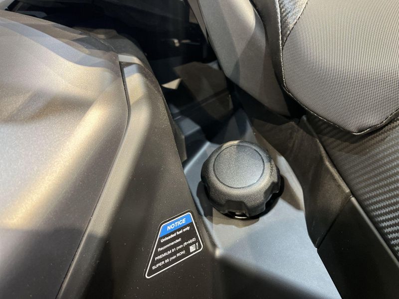 New 2026 Can-Am OUTLANDER MAX XT 1000R Image 17