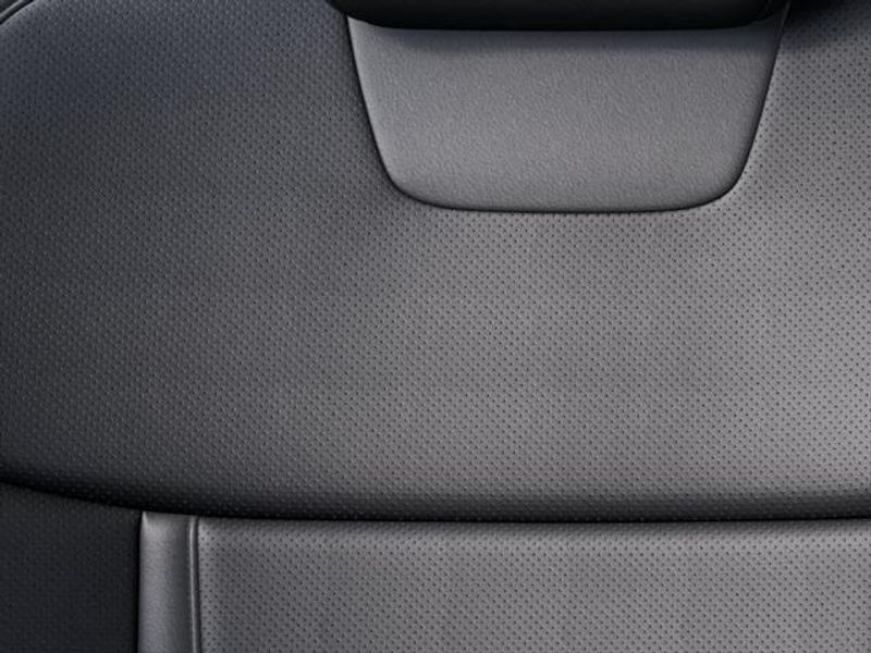 New 2025 Hyundai Tucson Hybrid LimitedImage 17