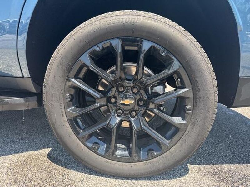 2025 Chevrolet Tahoe LS photo 9