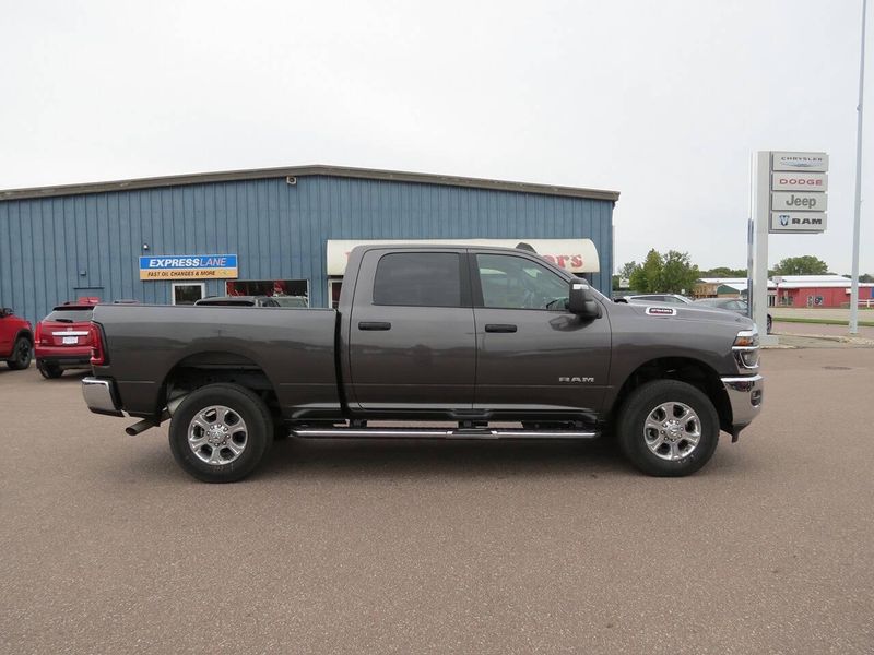 Used 2026 RAM 2500 Big Horn 4x4 4dr Crew Cab 6.3 ft. SB PickupImage 1