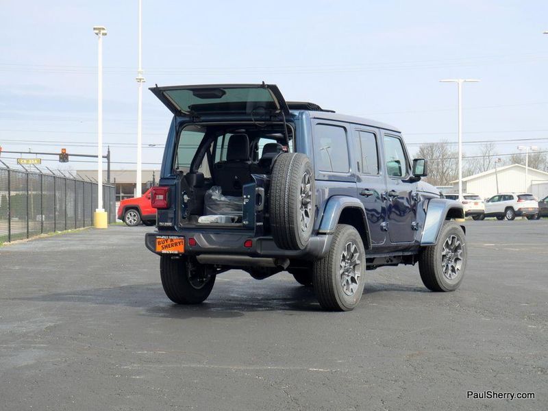 New 2025 Jeep Wrangler 4-door SaharaImage 13