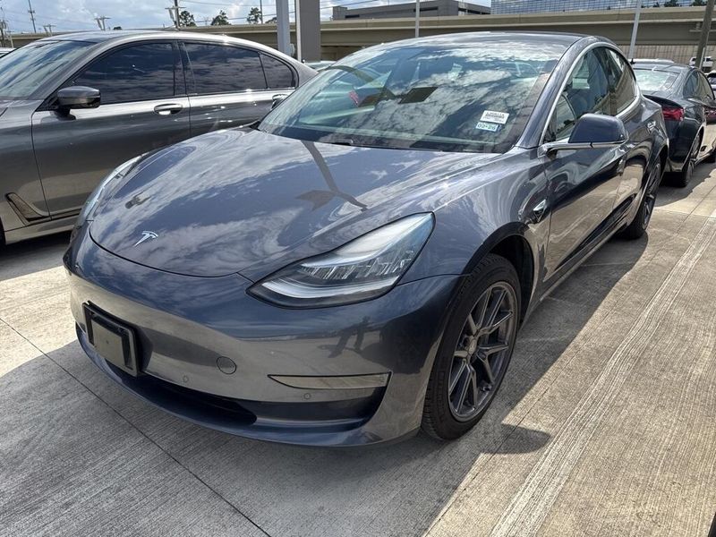 2020 Tesla Model 3 Standard Range PlusImage 1