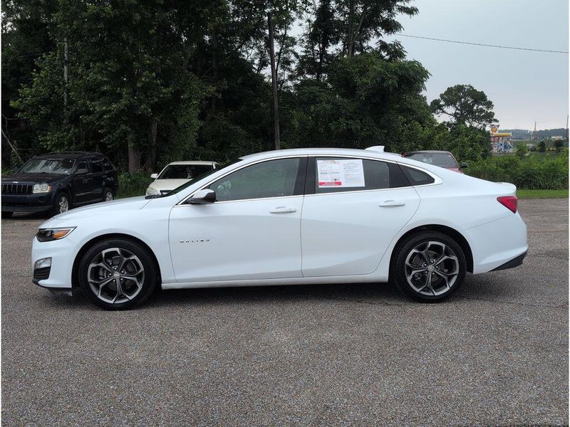 Used 2024 Chevrolet Malibu LTImage 2