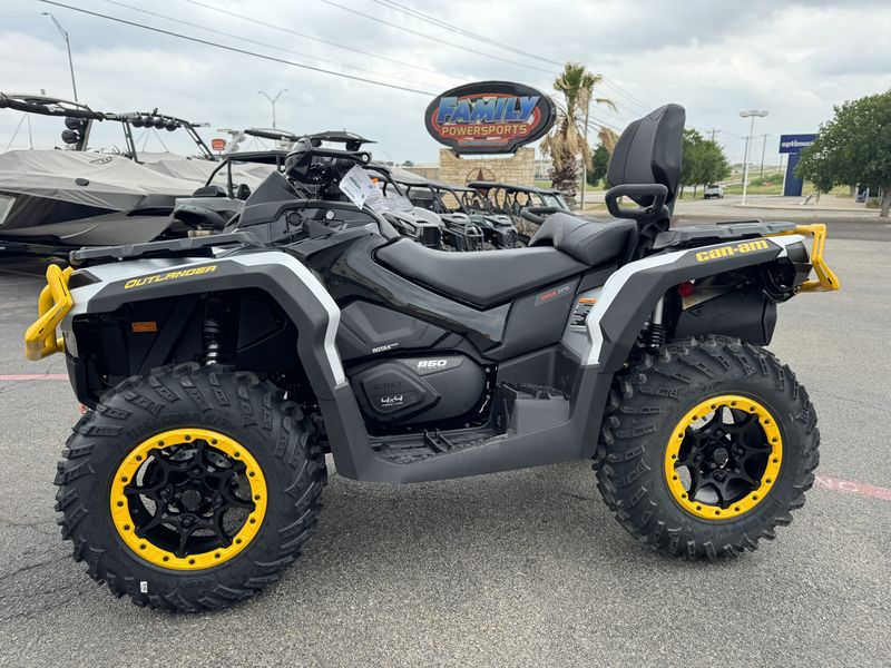 2024 Can-Am OUTLANDER MAX XTP 850 HYPER SILVER AND NEO YELLOWImage 8