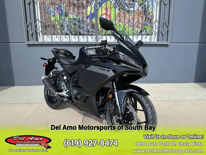 2025 Yamaha YZF-R3 ABS Image 1