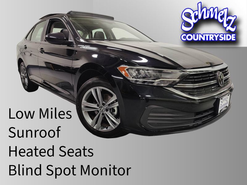 Used 2024 Volkswagen Jetta SE w/SunroofImage 1