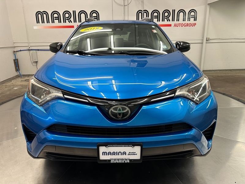 2018 Toyota RAV4 LEImage 9