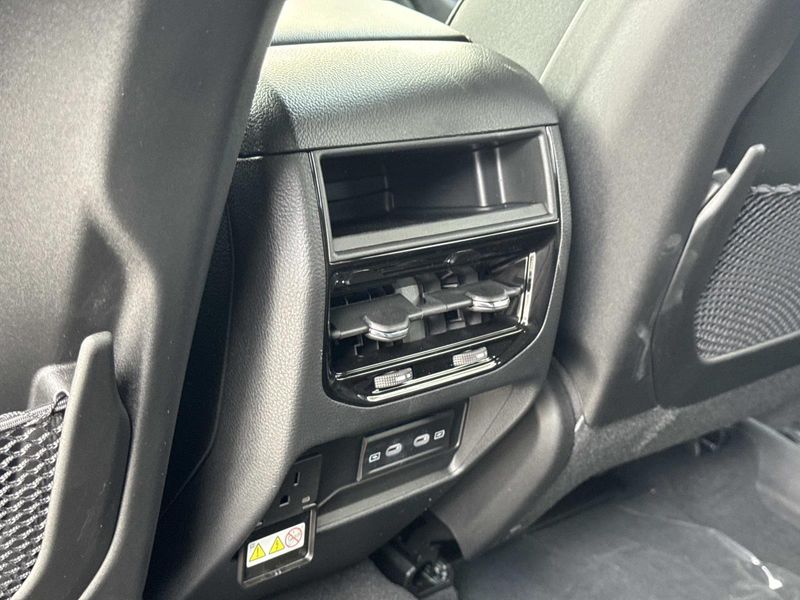 New 2026 Jeep Grand Cherokee Laredo Altitude 4x4