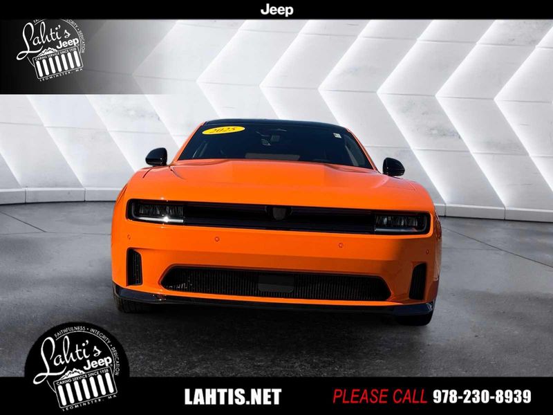 2025 Dodge Charger Daytona R/T photo 2