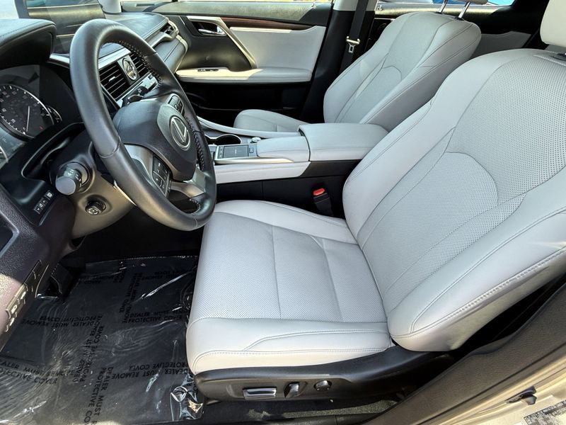2022 Lexus RX 350Image 20