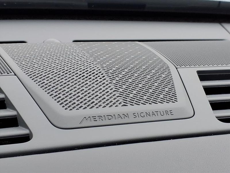 Used 2025 Land Rover Range Rover AutobiographyImage 24