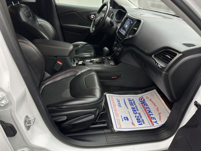 Used 2020 Jeep Cherokee TrailhawkImage 17
