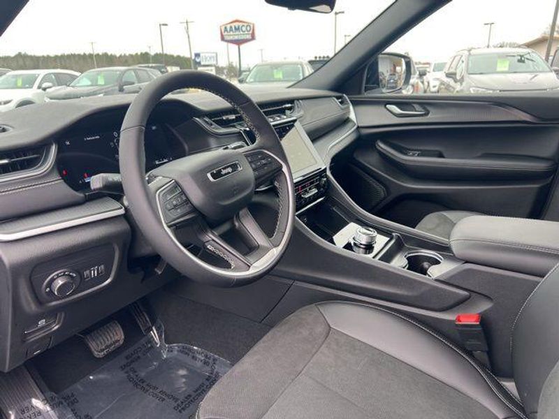 2025 Jeep Grand Cherokee L Altitude X 4x4