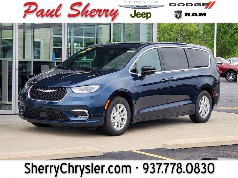 2025 Chrysler Pacifica SelectImage 1