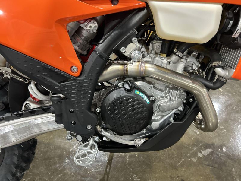 2025 KTM 450 XCF-W  in a ORANGE exterior color. Del Amo Motorsports of Redondo Beach (424) 390-7811 delamomotorsports.com 