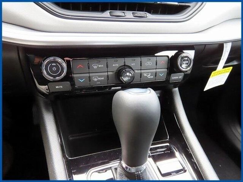 2025 Jeep Compass LimitedImage 16
