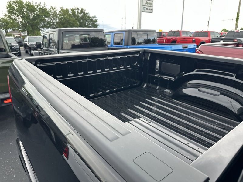 2025 RAM 1500 Laramie Crew Cab 4x4 5