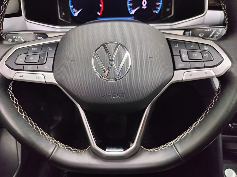 Used 2025 Volkswagen Taos SEL AWD w/Sunroof/NavImage 29