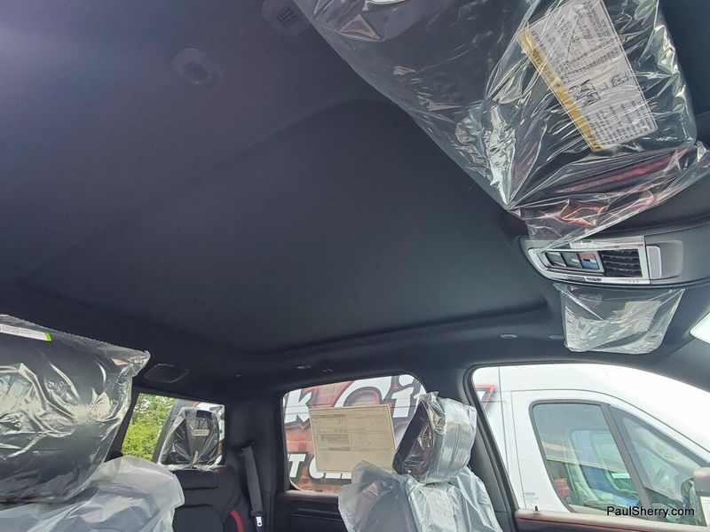 New 2026 RAM 1500 Rho Crew Cab 4x4 5'7' Box