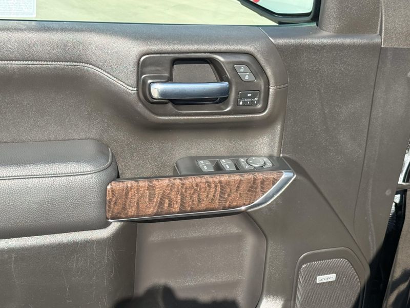 Used 2022 GMC Sierra 1500 Limited DenaliImage 17