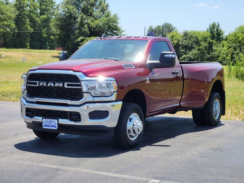 2024 RAM 3500 Tradesman Regular Cab 4x4 8