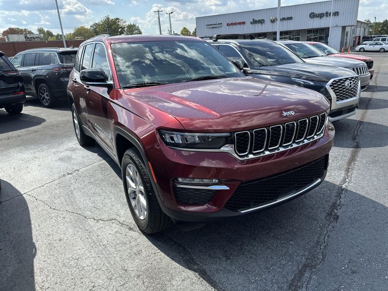 Used 2023 Jeep Grand Cherokee LimitedImage 3