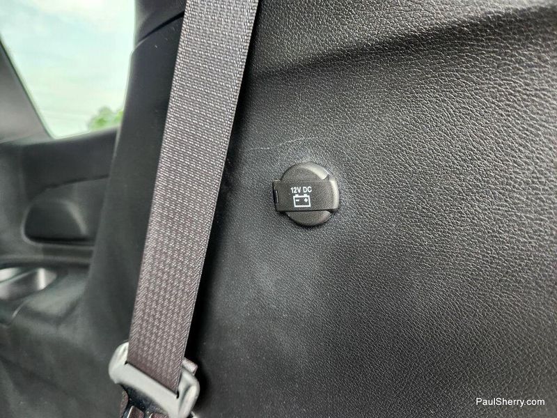 New 2025 Chrysler Voyager LXImage 34