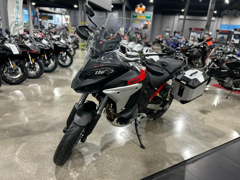 New 2025 Ducati MULTISTRADA V4 RALLY TRAVEL & RADAR SPOKED WHEELS Image 8