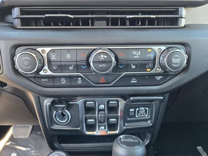 New 2026 Jeep Gladiator Sport S 4x4