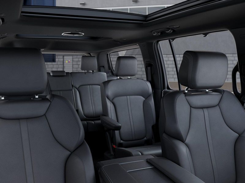 2026 Jeep Grand Wagoneer Limited Reserve 4x4Image 26