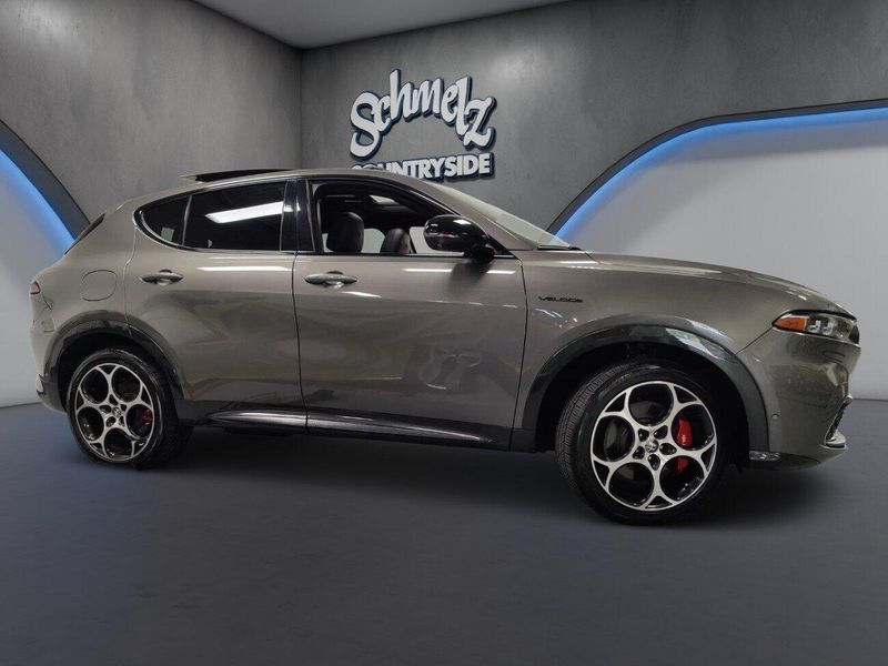 Used 2024 Alfa Romeo Tonale Veloce eAWD w/Sunroof & Activ AsstImage 3